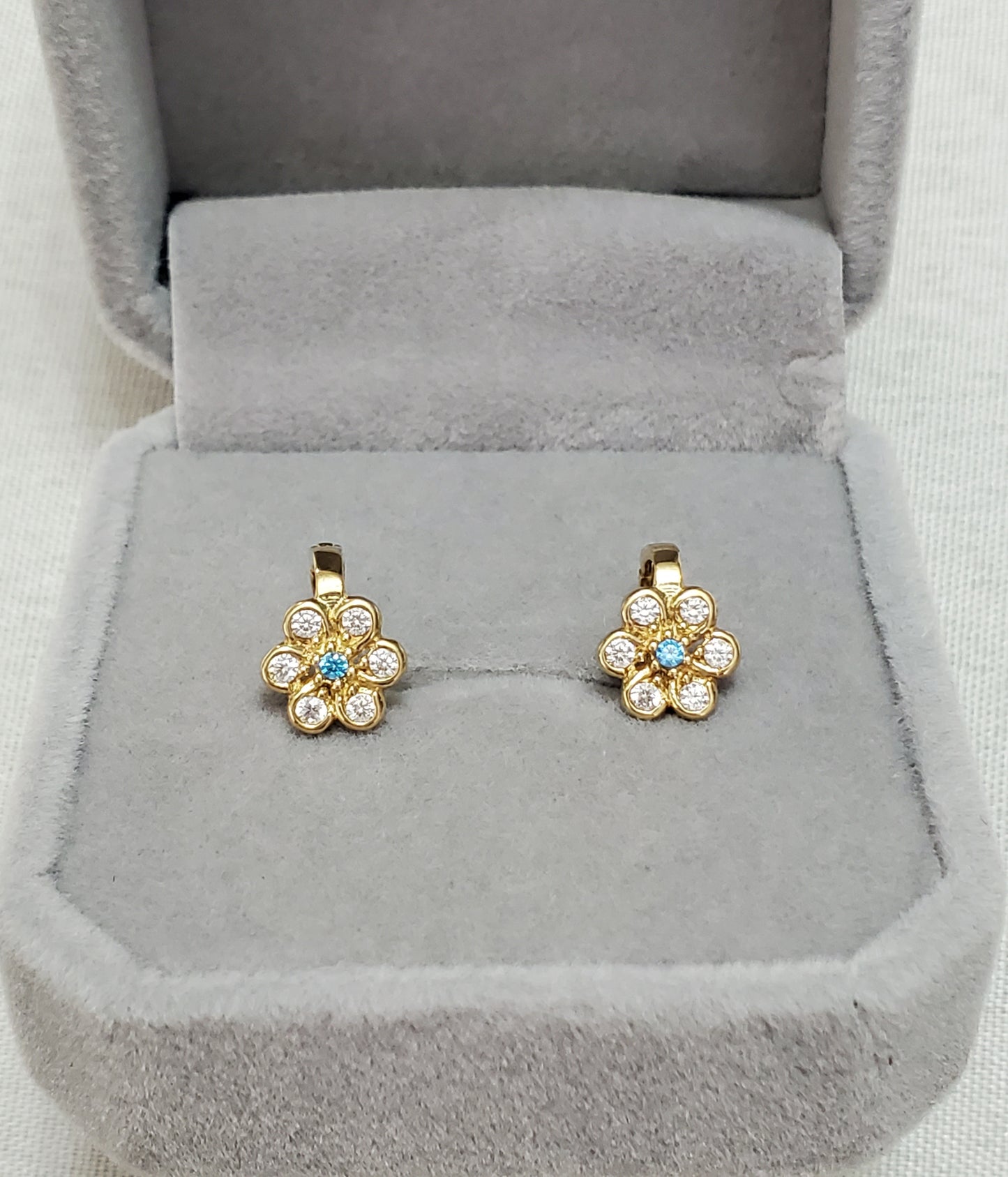 Earings gold 10k