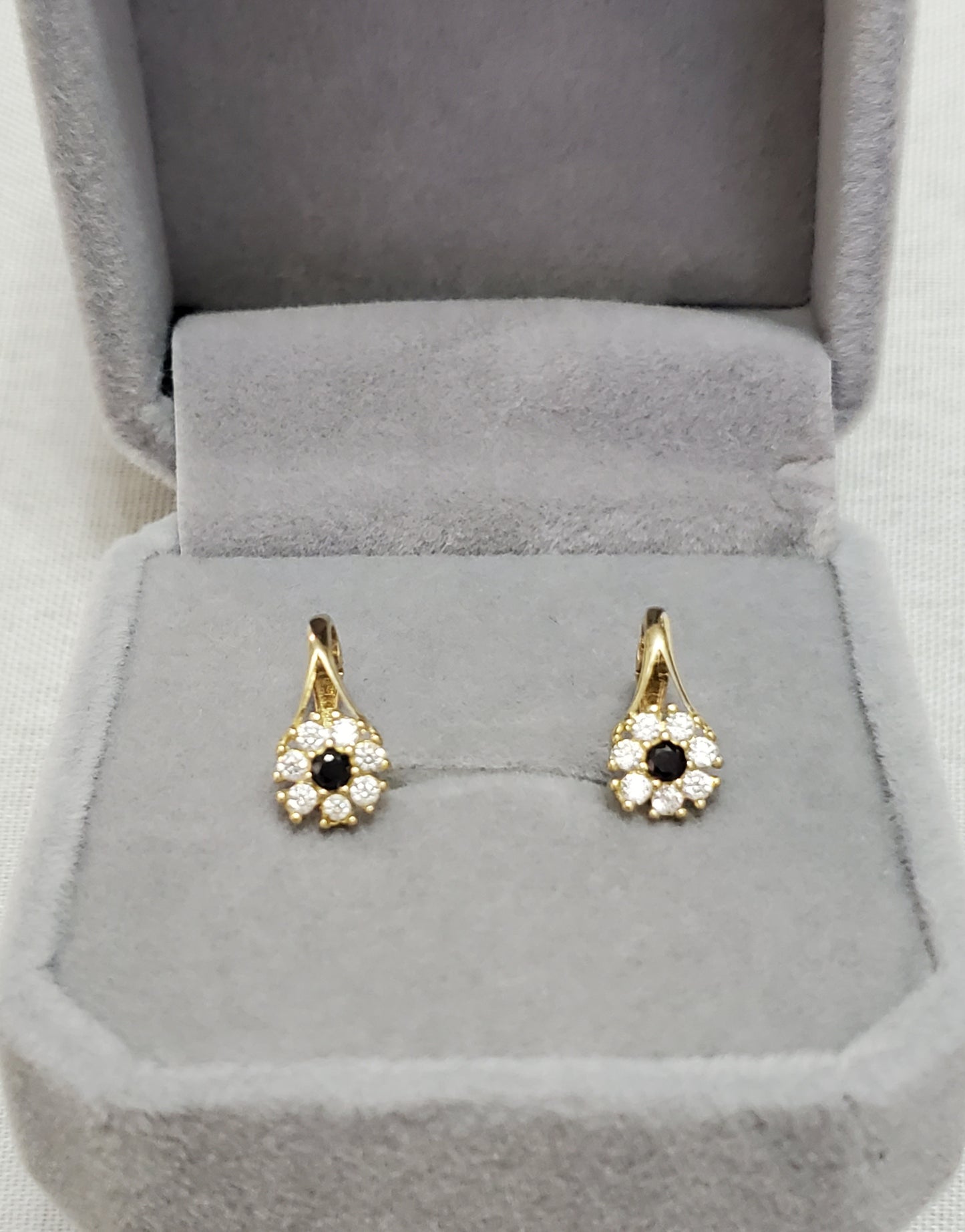 Earings gold 10k