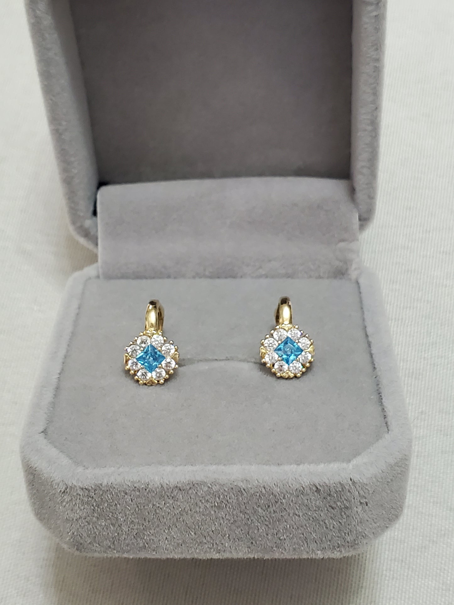 Earings gold 10k