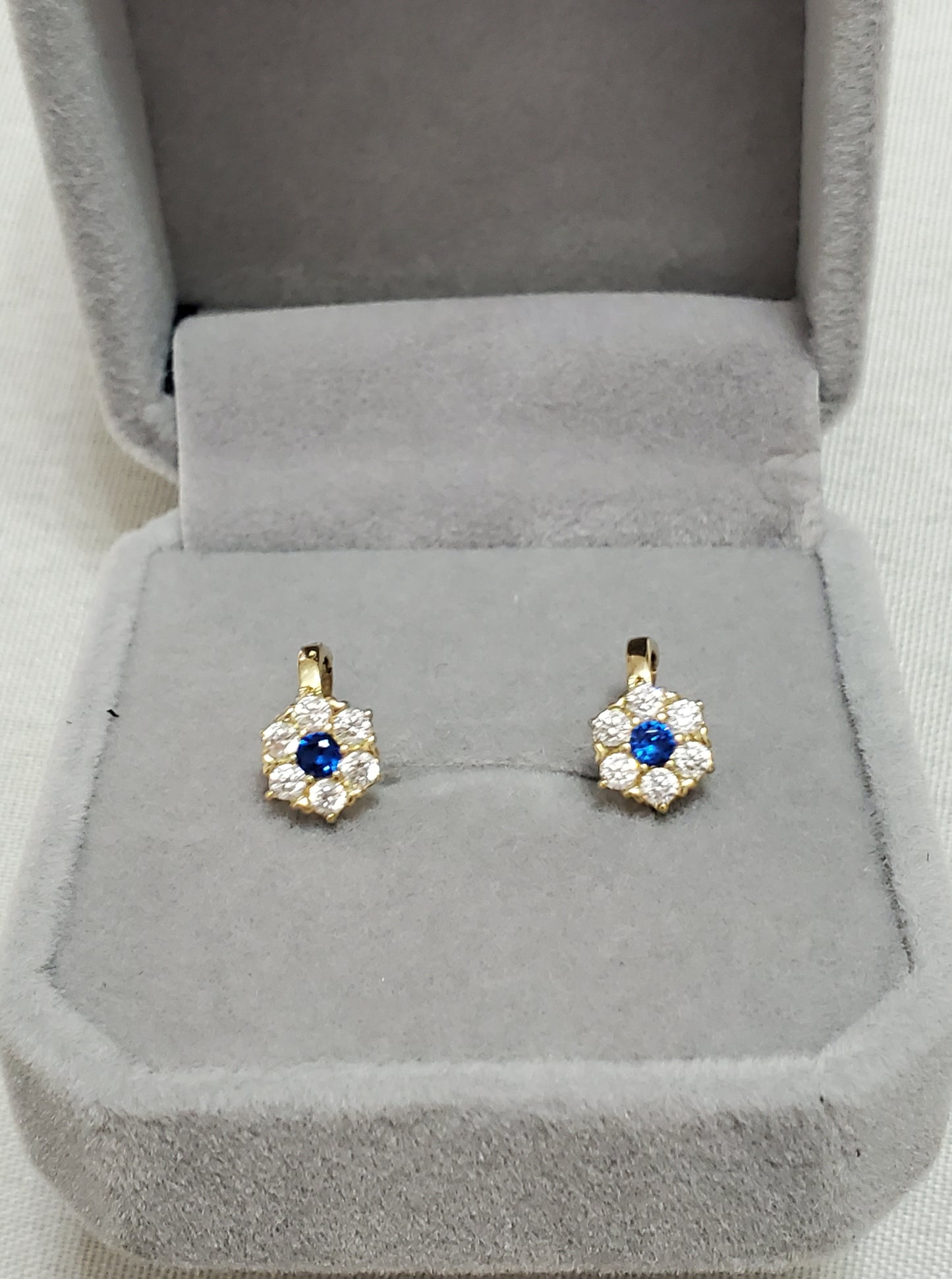 Earings gold 10k