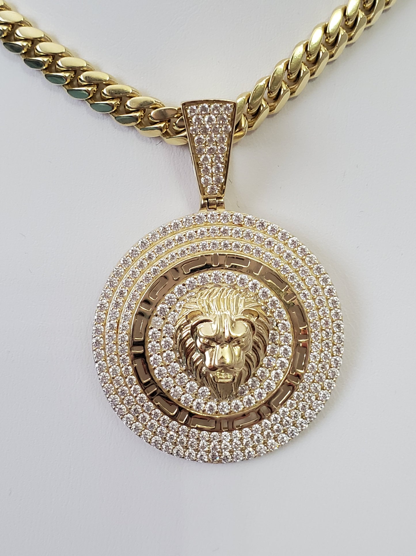 Cuban link chain with pendant 10k