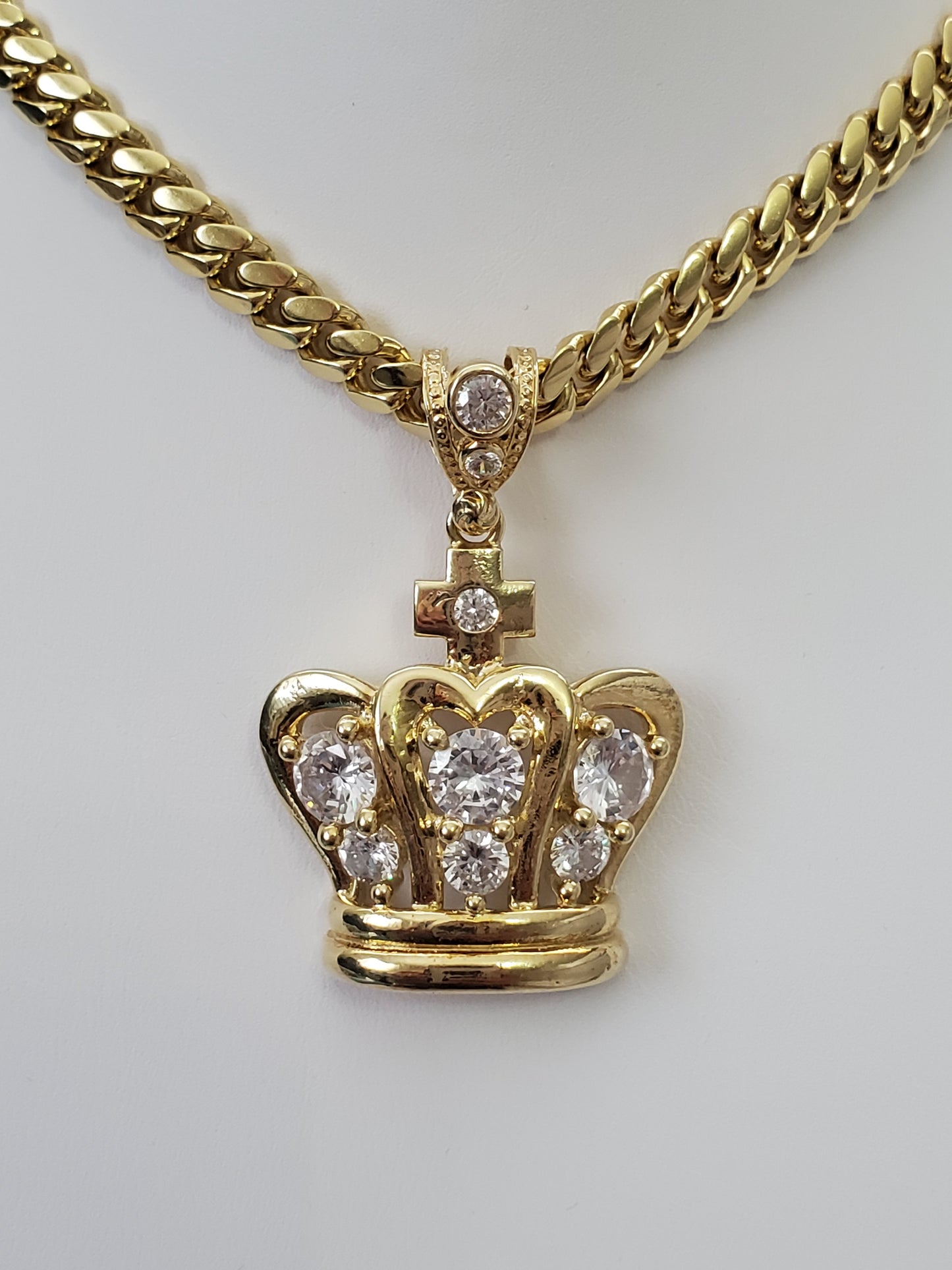 Cuban link chain with pendant gold 10k