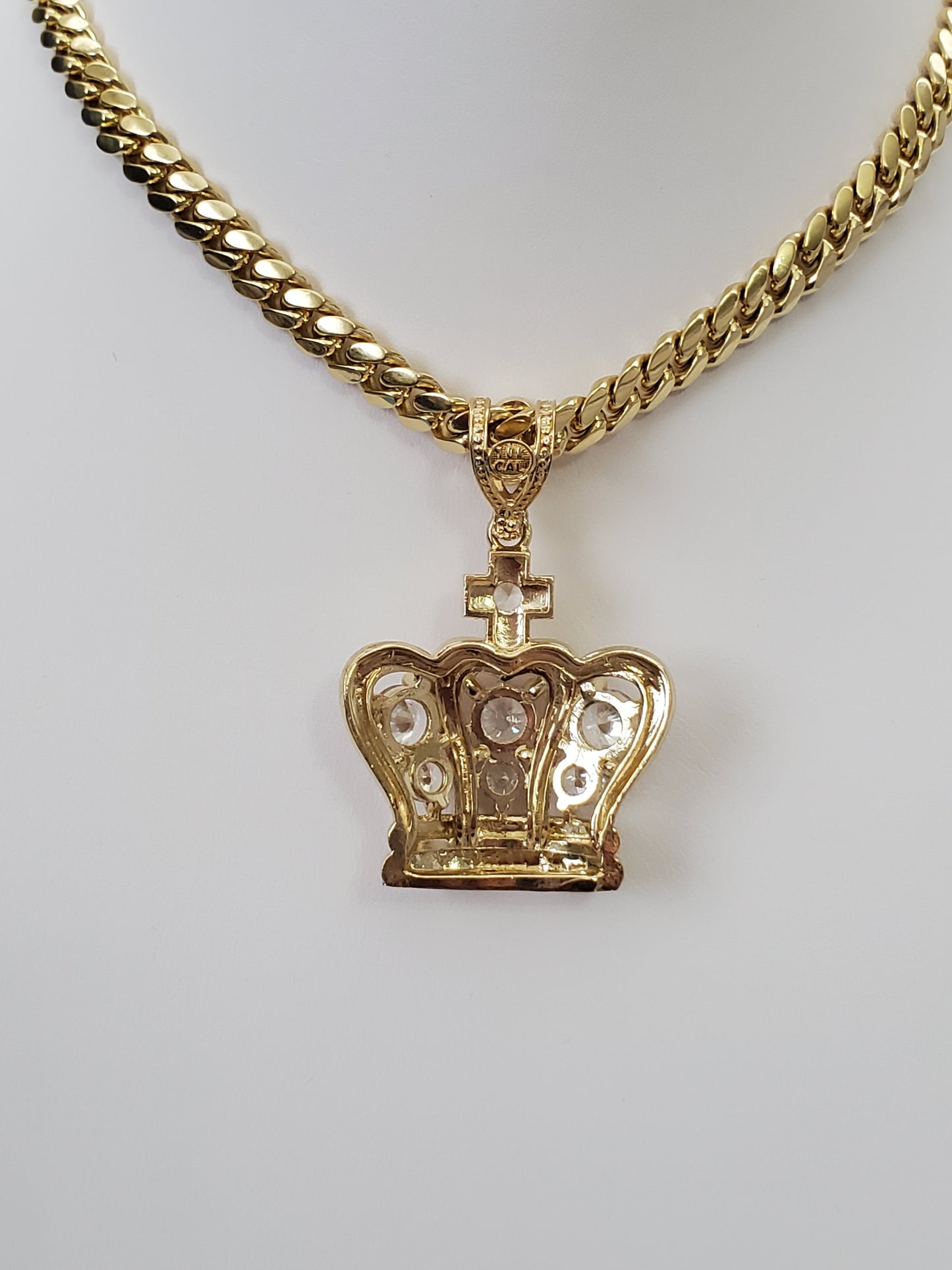 Cuban link chain with pendant gold 10k