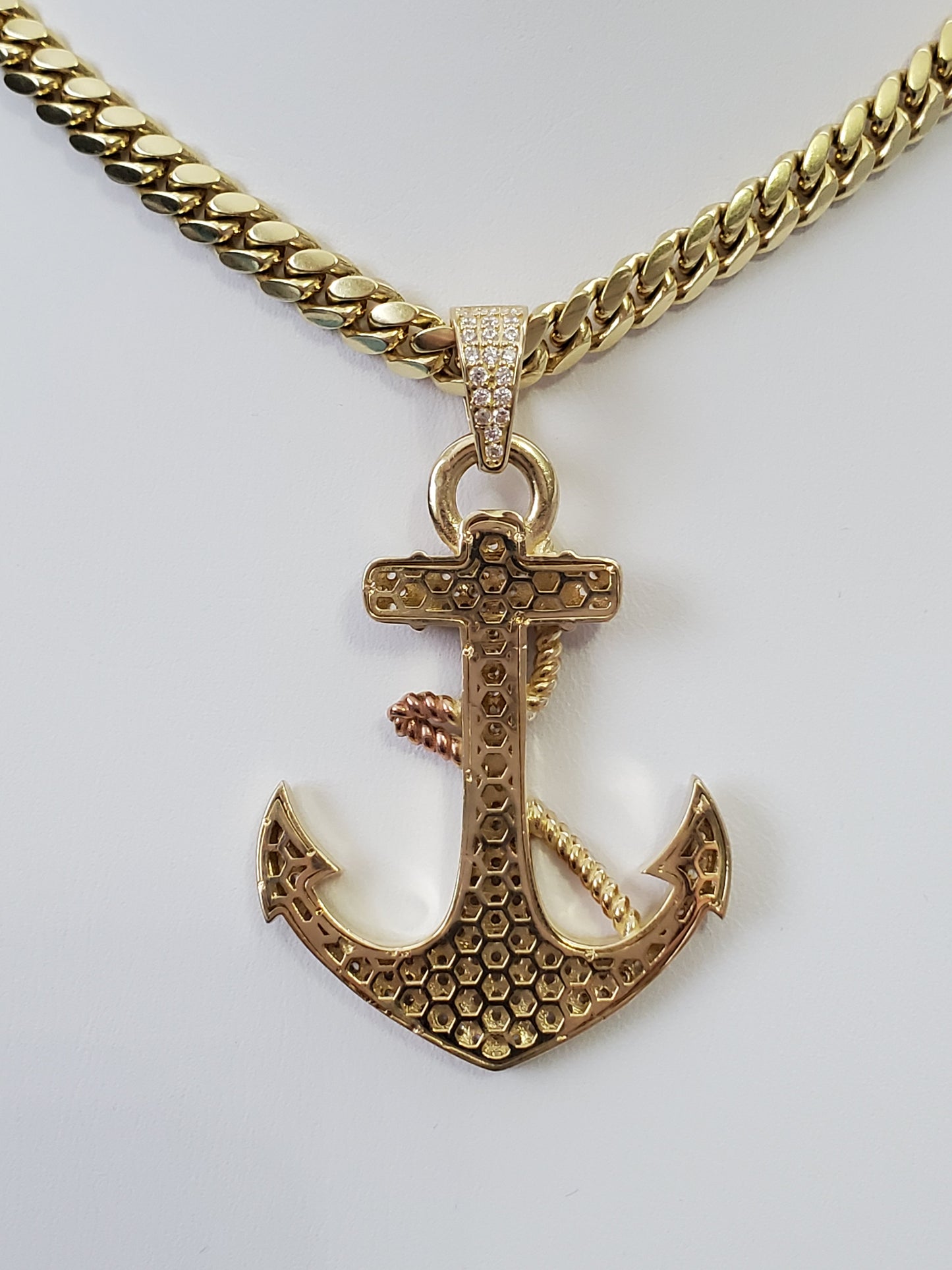 Cuban link chain with pendant gold 10k