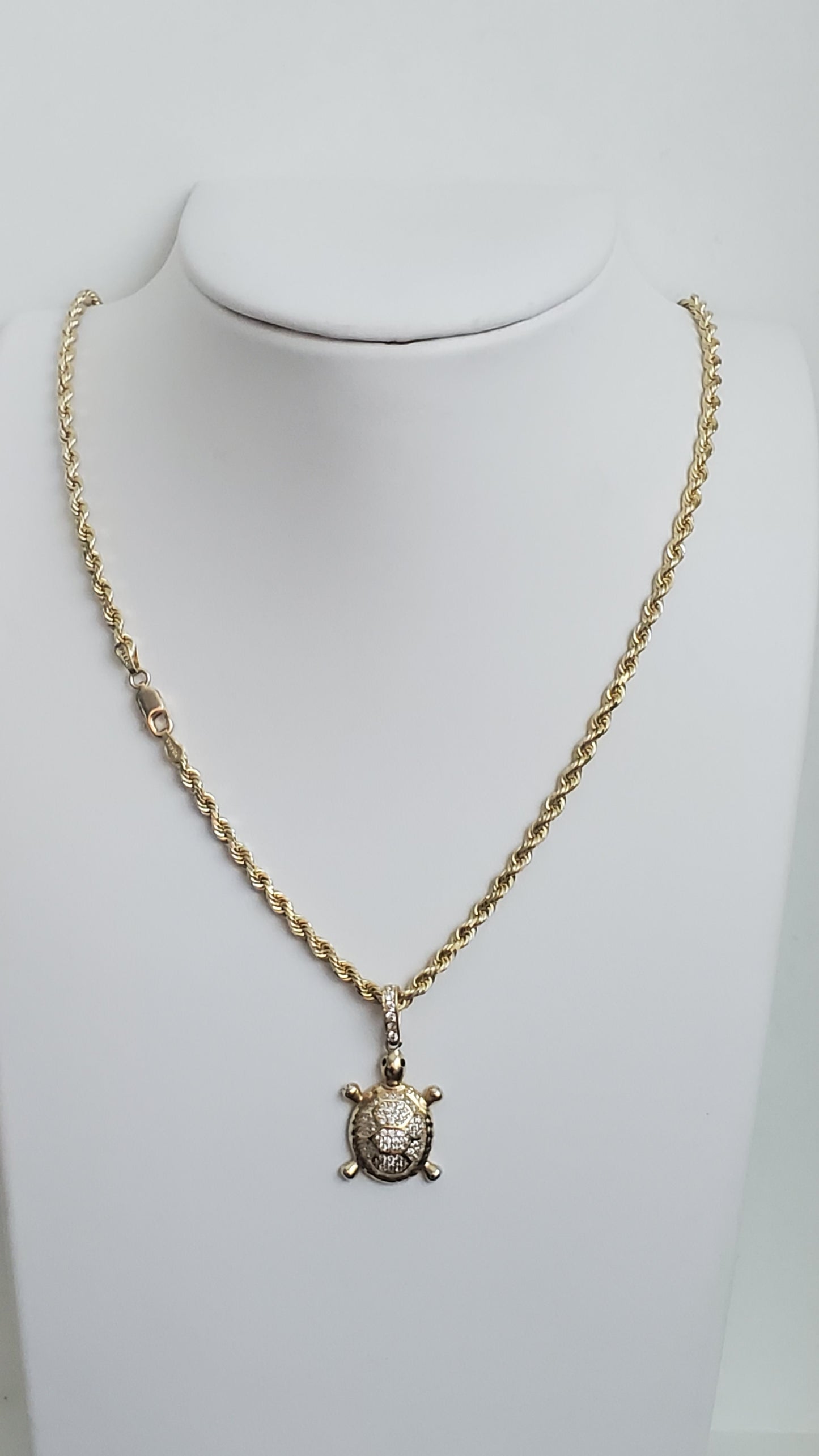Necklace gold 10k with charm gold 10k
