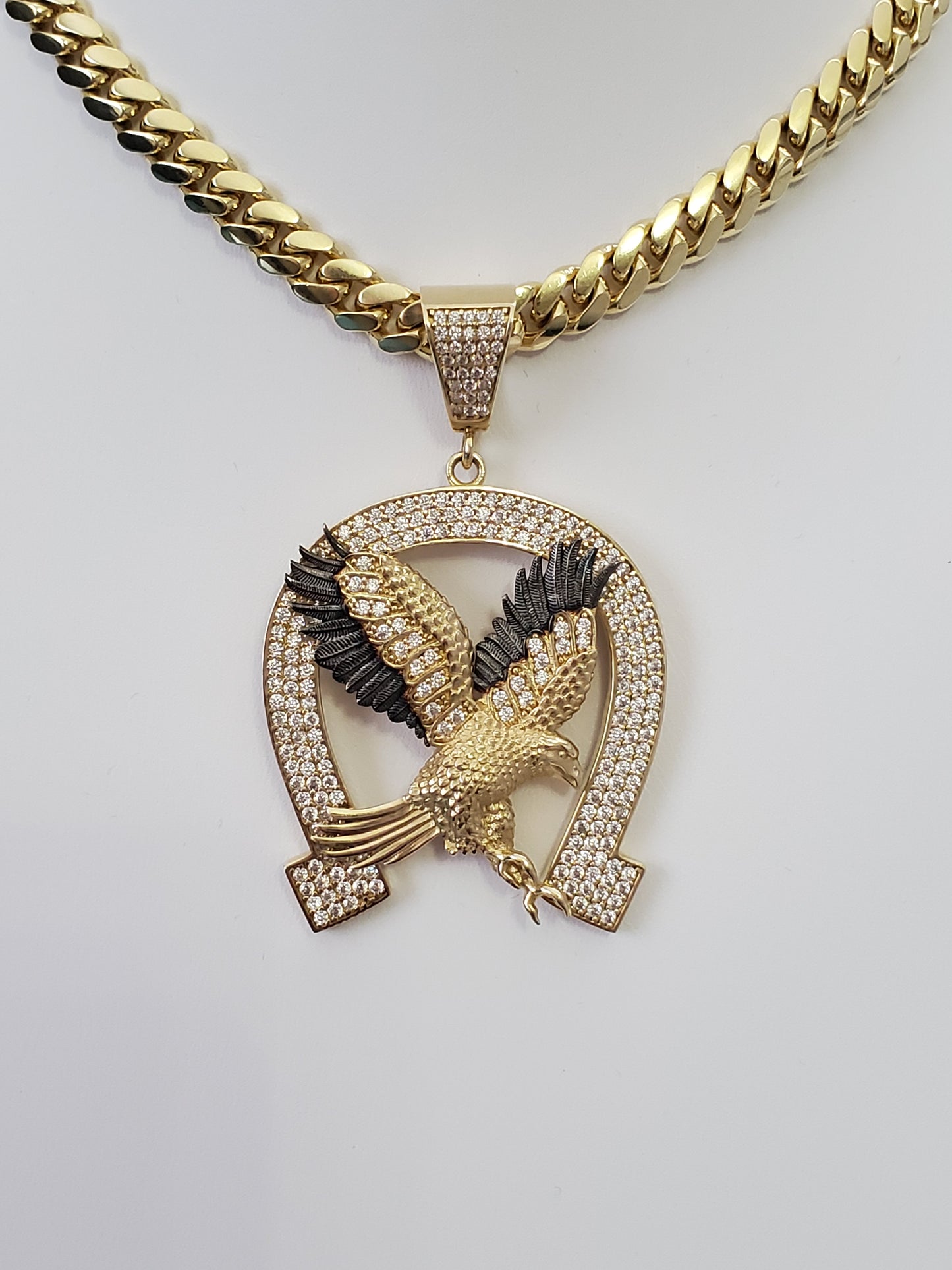 Cuban Chain gold 10k with Charm gold 10k