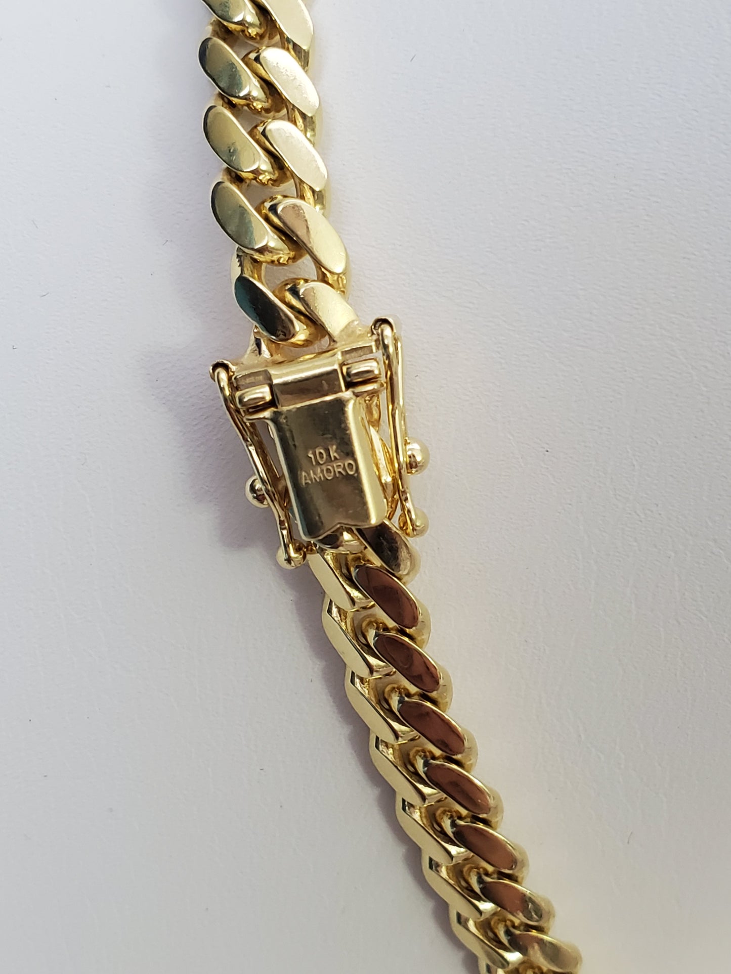 Cuban Chain gold 10k with Charm gold 10k